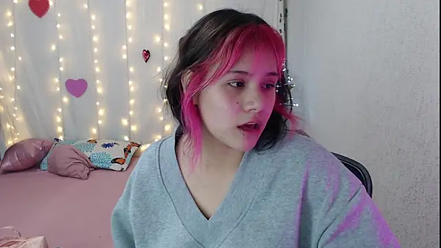 mixie cute online show from February 23, 2025, 3:08 pm