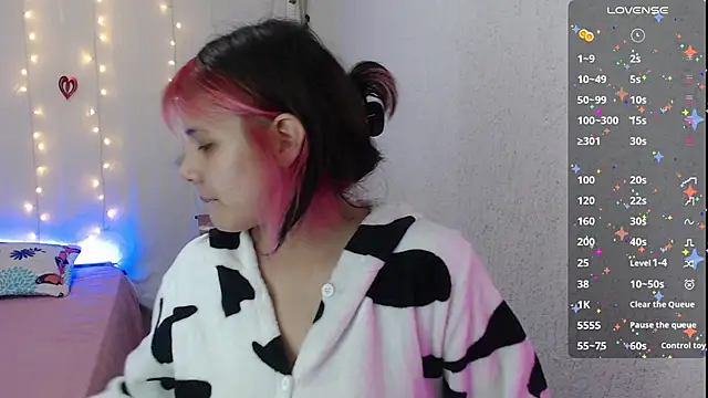 mixie cute online show from March 2, 2025, 2:15 pm