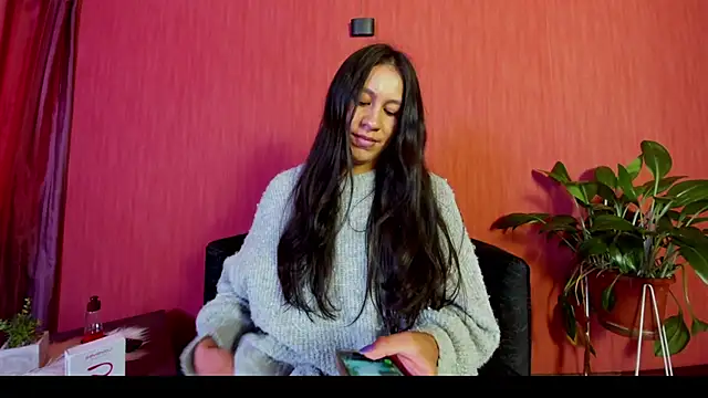 Snapshot of EmiGomez_ chatting on May 11, 2026, 12:06 pm EmiGomez online show from May 11, 2026, 12:06 pm