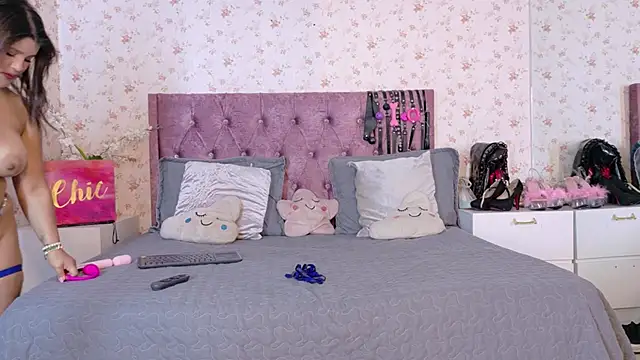 AvrillThomas online show from September 23, 2025, 3:41 pm