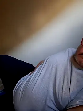 bluangelo online show from April 15, 2026, 12:21 pm