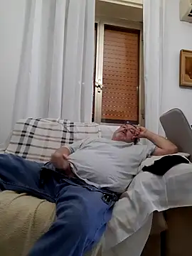 Snapshot of bluangelo chatting on March 4, 2025, 3:15 pm bluangelo online show from March 4, 2025, 3:15 pm