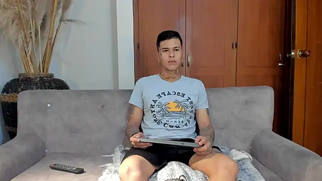 jamesinked  online show from November 9, 2025, 8:13 pm