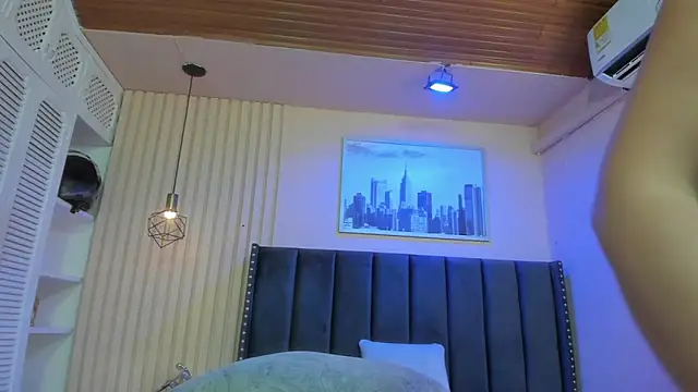 viiolett lee online show from March 20, 2026, 8:32 pm