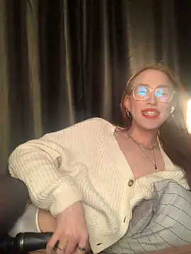 Avril Pearly  online show from February 18, 2025, 9:31 pm