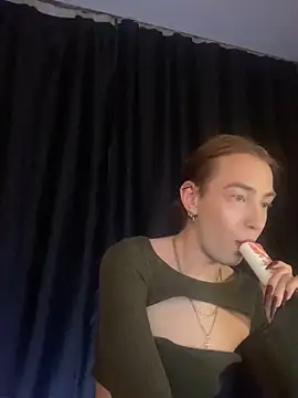 Avril Pearly  online show from February 5, 2025, 7:53 pm