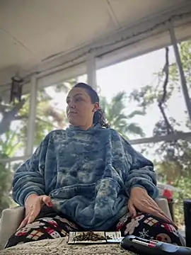 Snapshot of WASHDOWNTHEBUBBLES chatting on December 13, 2024, 4:27 pm WASHDOWNTHEBUBBLES online show from December 13, 2024, 4:27 pm