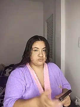 Snapshot of nadine_russo chatting on February 16, 2026, 12:20 am nadine russo online show from February 16, 2026, 12:20 am