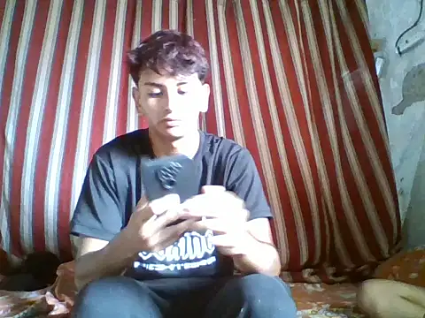 Snapshot of teendotados chatting on December 18, 2024, 11:45 am teendotados online show from December 18, 2024, 11:45 am