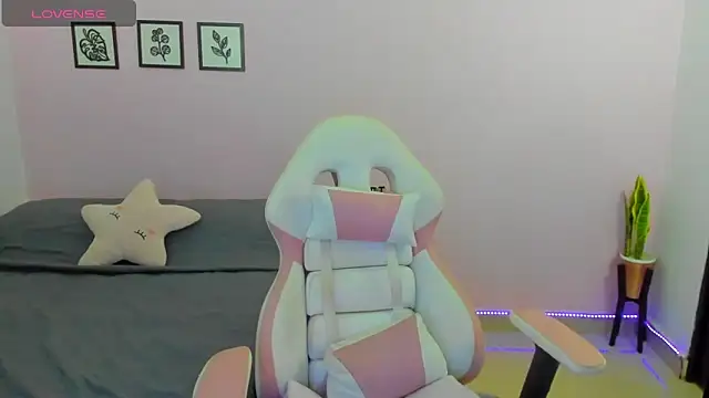 sophie pazz online show from February 6, 2026, 10:28 pm