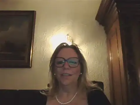 Silkesquirt online show from December 13, 2024, 7:15 am