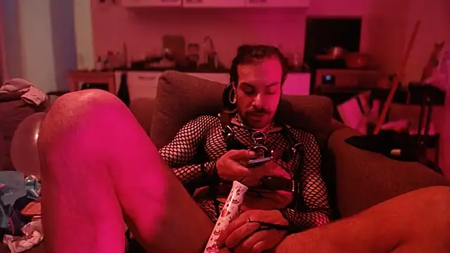 Snapshot of P4RtYBOII92 chatting on February 24, 2026, 9:37 pm P4RtYBOII92 online show from February 24, 2026, 9:37 pm