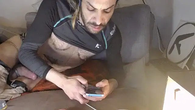 Snapshot of P4RtYBOII92 chatting on February 10, 2026, 12:15 pm P4RtYBOII92 online show from February 10, 2026, 12:15 pm