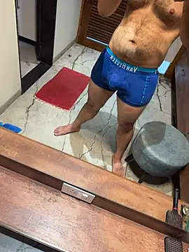 versatile guy01 online show from August 9, 2026, 4:07 am