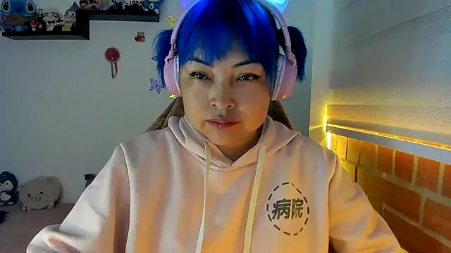 Shaddycute  online show from October 21, 2025, 10:03 am