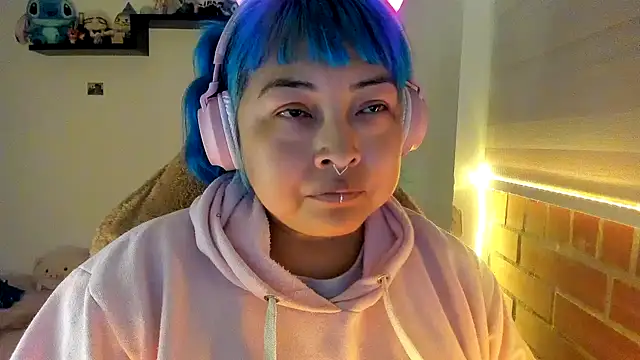 Snapshot of Shaddycute_ chatting on December 22, 2025, 1:06 am Shaddycute online show from December 22, 2025, 1:06 am