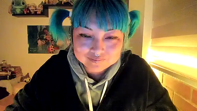 Snapshot of Shaddycute_ chatting on February 5, 2026, 12:28 am Shaddycute online show from February 5, 2026, 12:28 am