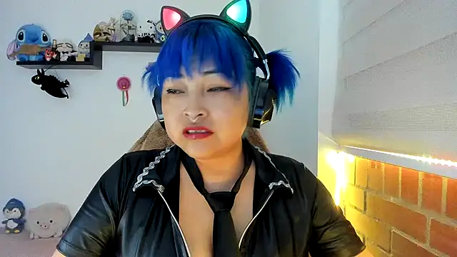 Shaddycute  online show from October 20, 2025, 5:02 pm