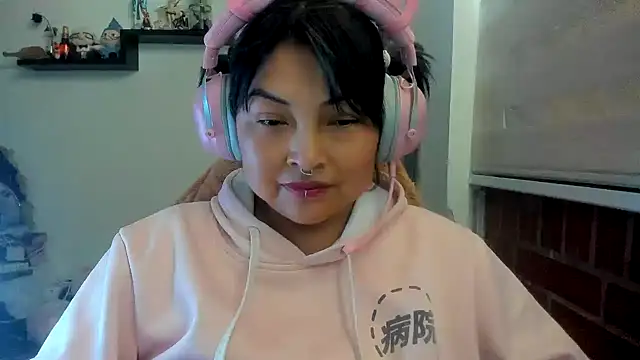 Shaddycute  online show from April 14, 2026, 3:17 pm