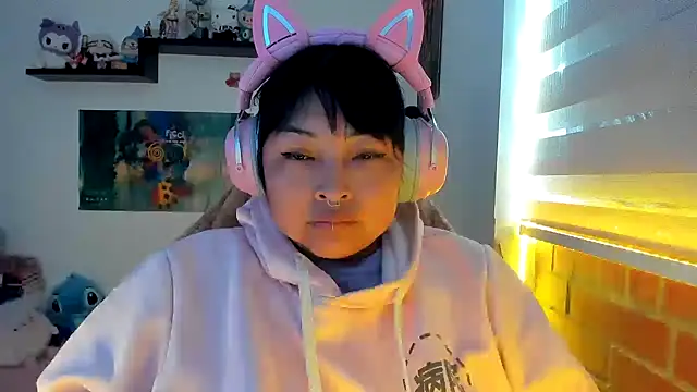 Snapshot of Shaddycute_ chatting on February 24, 2026, 1:34 pm Shaddycute online show from February 24, 2026, 1:34 pm