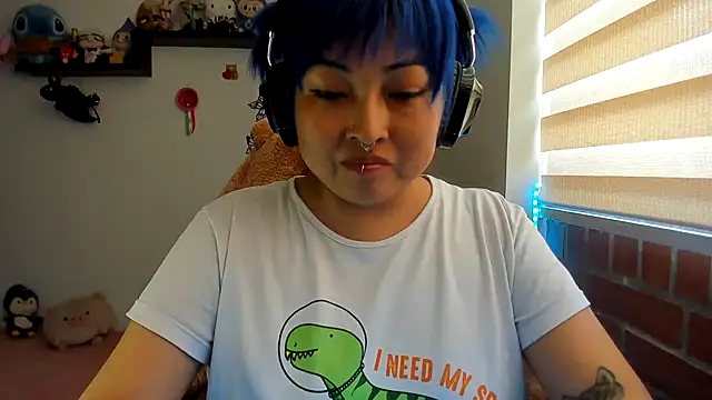 Shaddycute  online show from October 19, 2025, 6:10 pm