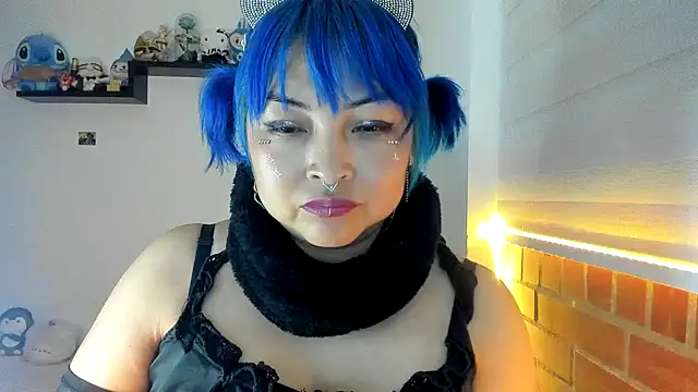 Shaddycute  online show from November 7, 2025, 1:32 am