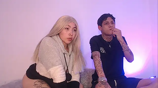 Snapshot of Sebas_And_Mila chatting on September 28, 2025, 2:40 am Sebas And Mila online show from September 28, 2025, 2:40 am