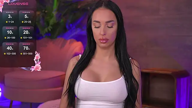 KairaAndrews online show from October 10, 2025, 7:04 pm