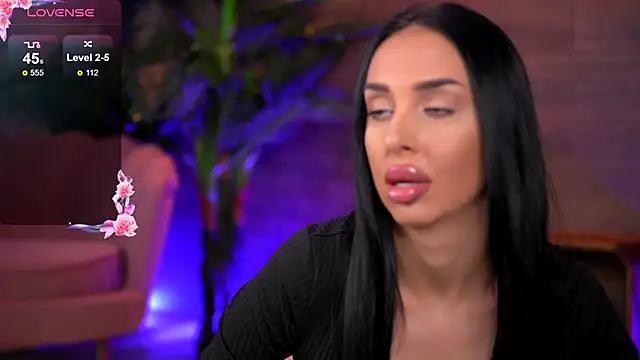 KairaAndrews online show from October 13, 2025, 6:53 pm