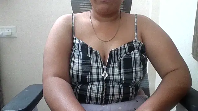 Snapshot of ammu_telugu_192 chatting on December 18, 2025, 8:41 am ammu telugu 192 online show from December 18, 2025, 8:41 am