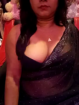Snapshot of ella_mariya chatting on May 30, 2026, 6:35 pm ella mariya online show from May 30, 2026, 6:35 pm