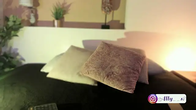 Snapshot of Ally_addams chatting on October 10, 2025, 4:13 am Ally addams online show from October 10, 2025, 4:13 am