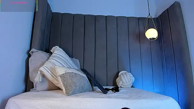 Elise Diamond online show from March 10, 2026, 1:53 am