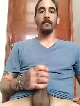 Snapshot of CAVP420 chatting on December 5, 2024, 9:33 pm CAVP420 online show from December 5, 2024, 9:33 pm