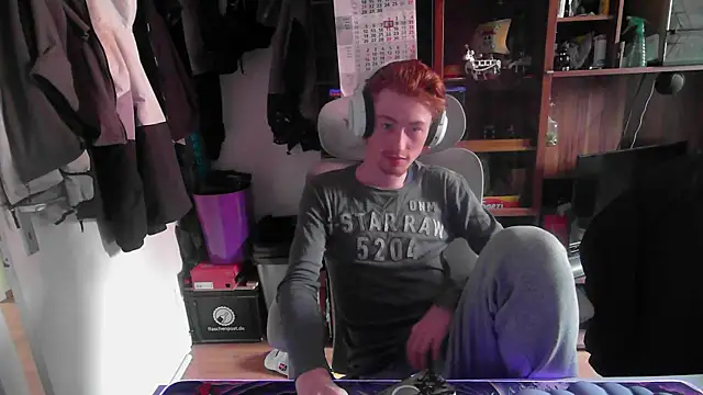 Snapshot of leon29leo chatting on October 16, 2025, 9:06 am leon29leo online show from October 16, 2025, 9:06 am
