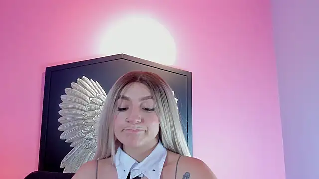 Kate bunny  online show from December 18, 2025, 11:36 am