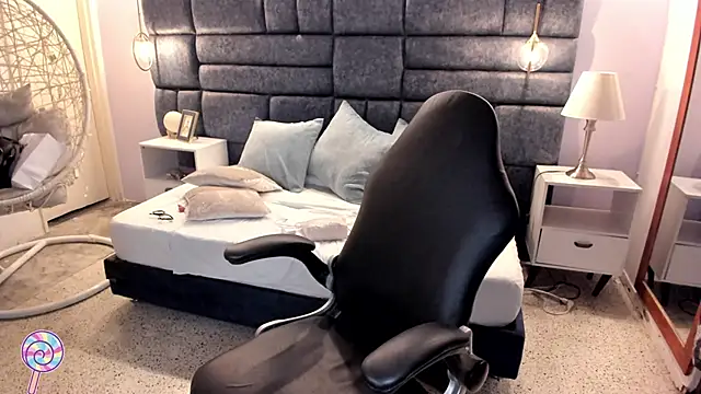 sagitariuus girll online show from April 8, 2026, 7:10 am