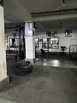 shivani0999 online show from February 15, 2026, 10:52 pm