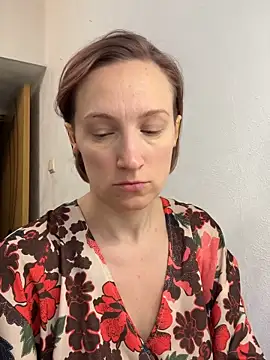 UmaTruewoman online show from November 18, 2025, 3:10 am