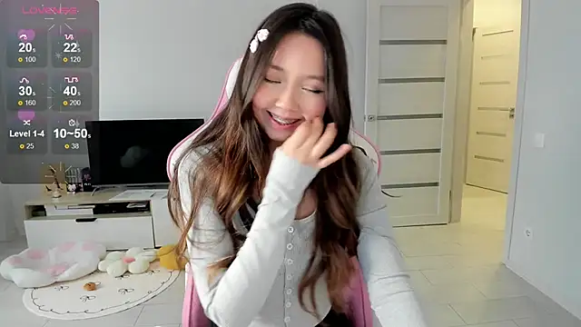 Snapshot of Fluffy_Rose chatting on May 16, 2026, 10:36 am Fluffy Rose online show from May 16, 2026, 10:36 am