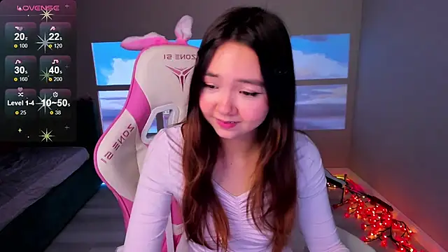 Fluffy Rose online show from November 6, 2025, 3:05 pm