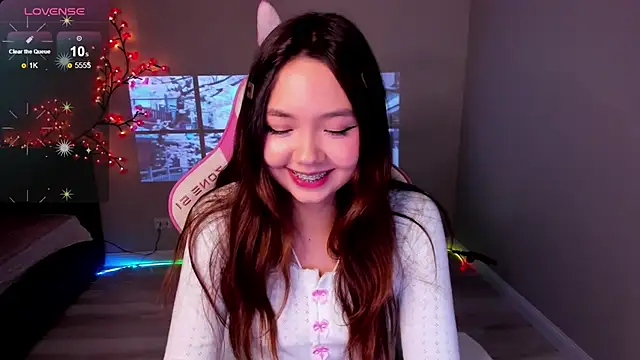 Fluffy Rose online show from November 1, 2025, 11:42 pm