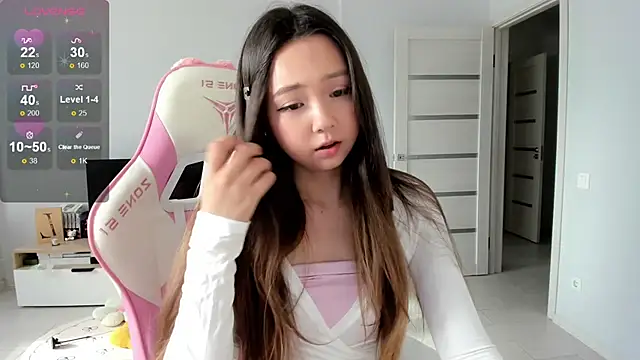 Fluffy Rose online show from July 24, 2026, 1:45 am