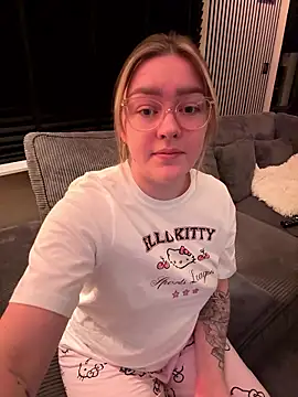 xX HotCouple Xx online show from January 10, 2026, 11:11 pm