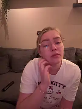 xX HotCouple Xx online show from March 17, 2026, 8:01 pm