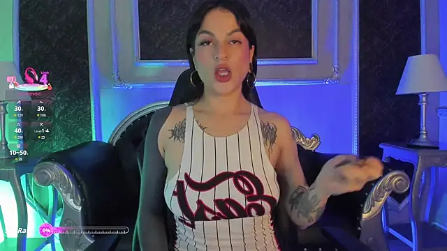 Snapshot of MeganDraco_ chatting on May 4, 2026, 12:52 pm MeganDraco online show from May 4, 2026, 12:52 pm
