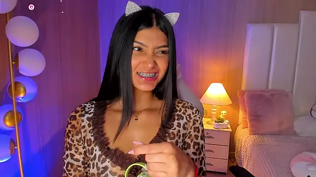 CaseyPiierce online show from November 19, 2025, 8:31 pm