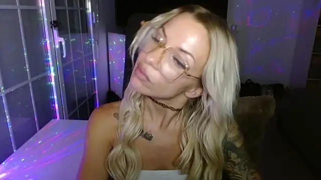 JuicyJanexo online show from June 12, 2026, 5:05 am
