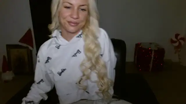 JuicyJanexo online show from December 23, 2025, 5:51 am