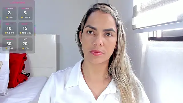 ClaraMariaMon online show from October 19, 2025, 3:37 pm